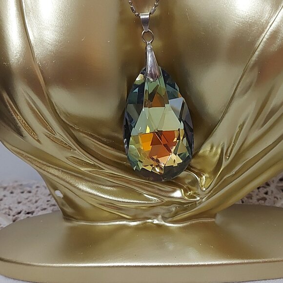 Swarovski Large Crystal Teardrop Necklace on 18 KGP Chain. - Picture 2 of 5